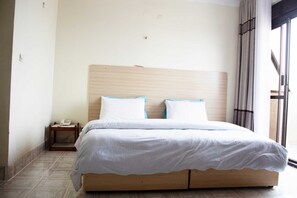 Caja fuerte, escritorio, espacio para trabajar con un portátil