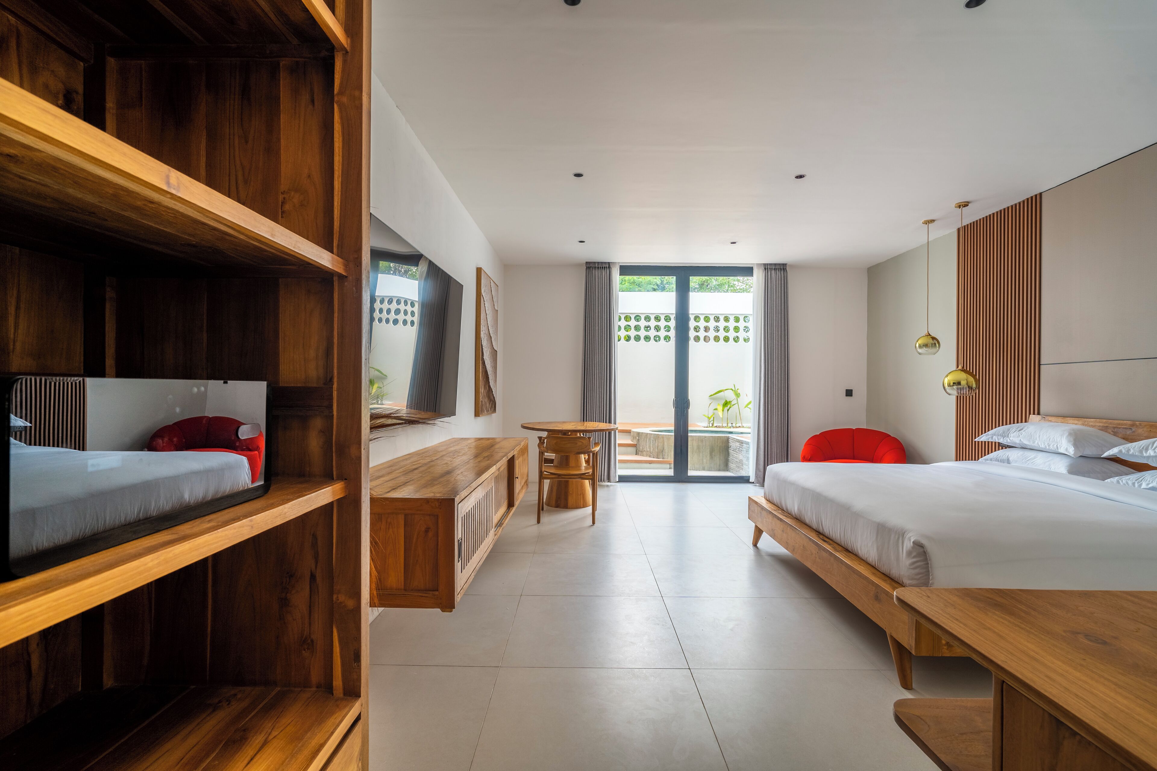 1 bedroom honeymoon suite private pool | premium bedding, minibar, in-room safe, individually decorated