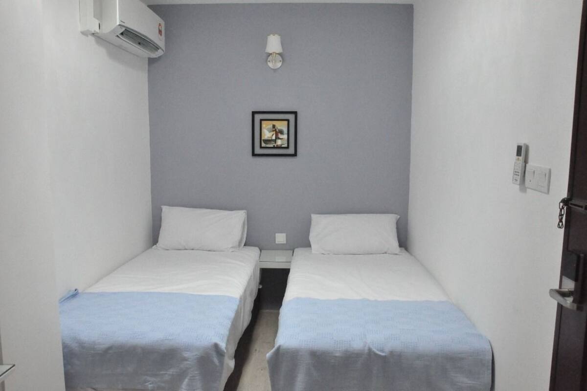 Comfort Twin Room, 2 Twin Beds | Desk, laptop workspace, WiFi (free), bed sheets