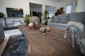 Living room - Escape Luxury Homestay (Chiang Mai)