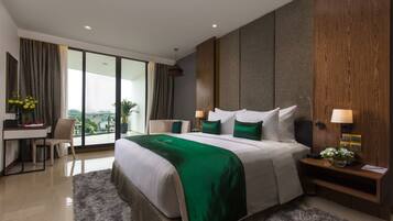 Down comforters, minibar, in-room safe, desk