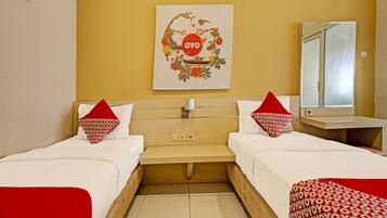 Deluxe Twin Room | Desk, free WiFi, bed sheets
