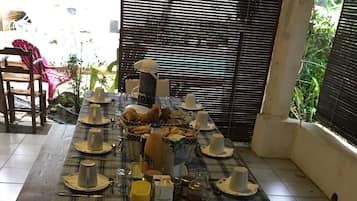 Free daily continental breakfast