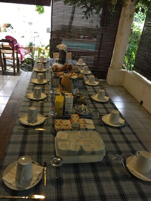 Desayuno continental incluido todos los días