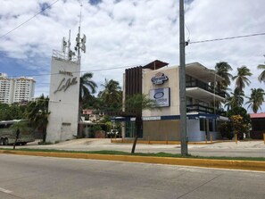 ด้านหน้าที่พัก