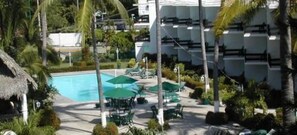 室外游泳池，免费小屋，池畔遮阳伞