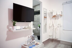 Ropa de cama de alta calidad y minibar 