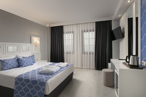 Free minibar, in-room safe, bed sheets - Selectum Colours Side (Manavgat)