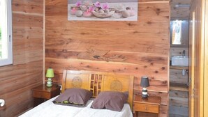 Double Room, Non Smoking | Iron/ironing board, free cots/infant beds, rollaway beds, free WiFi - Fleur des Iles (Bras-Panon)