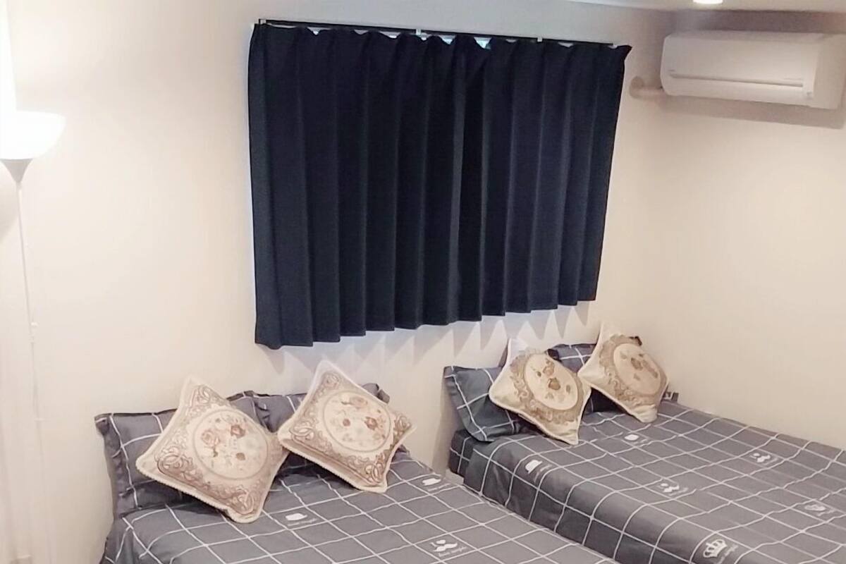 Premium bedding, free WiFi