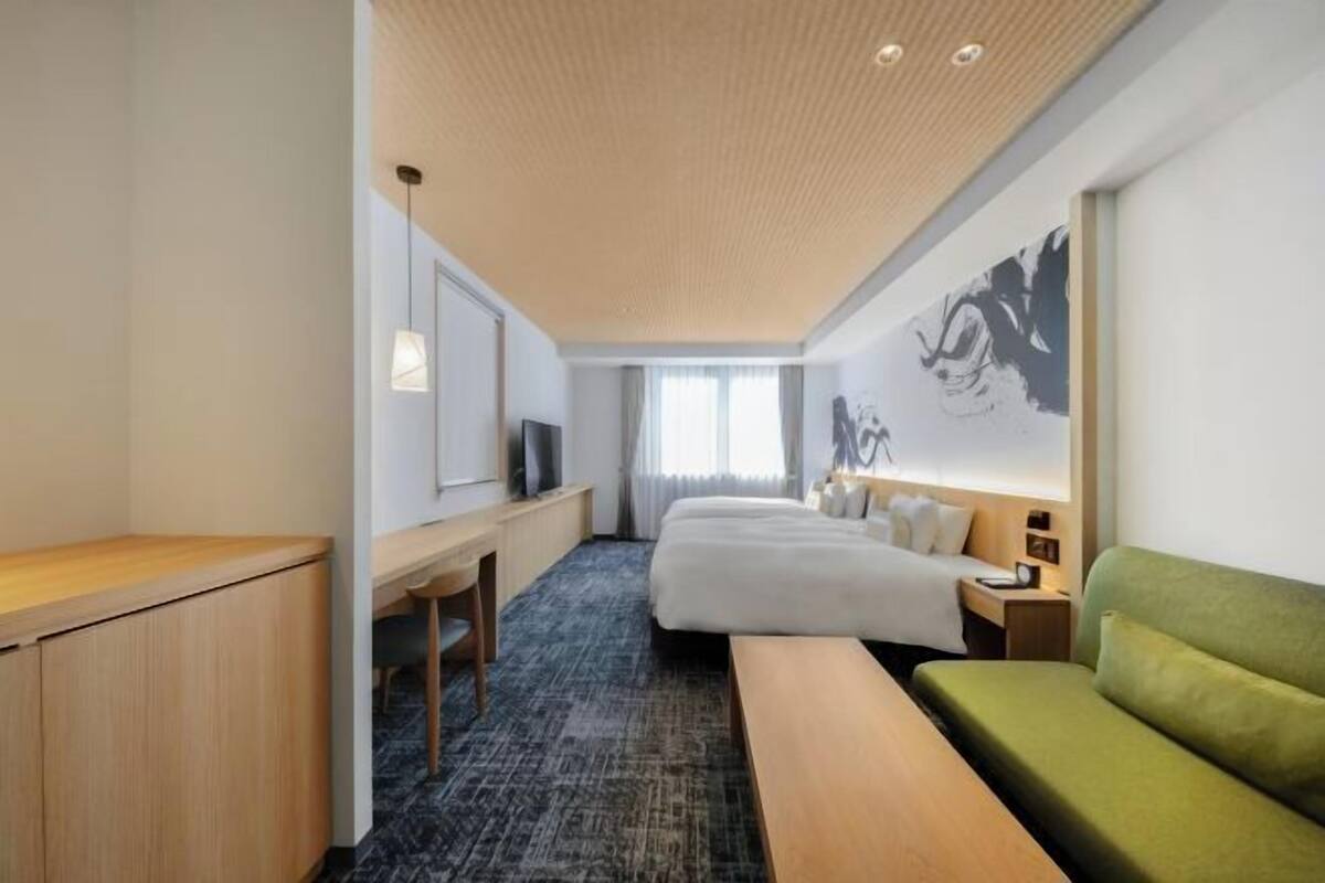 Luxe beddengoed, donsdekens, pillowtop-bedden, een kluis op de kamer