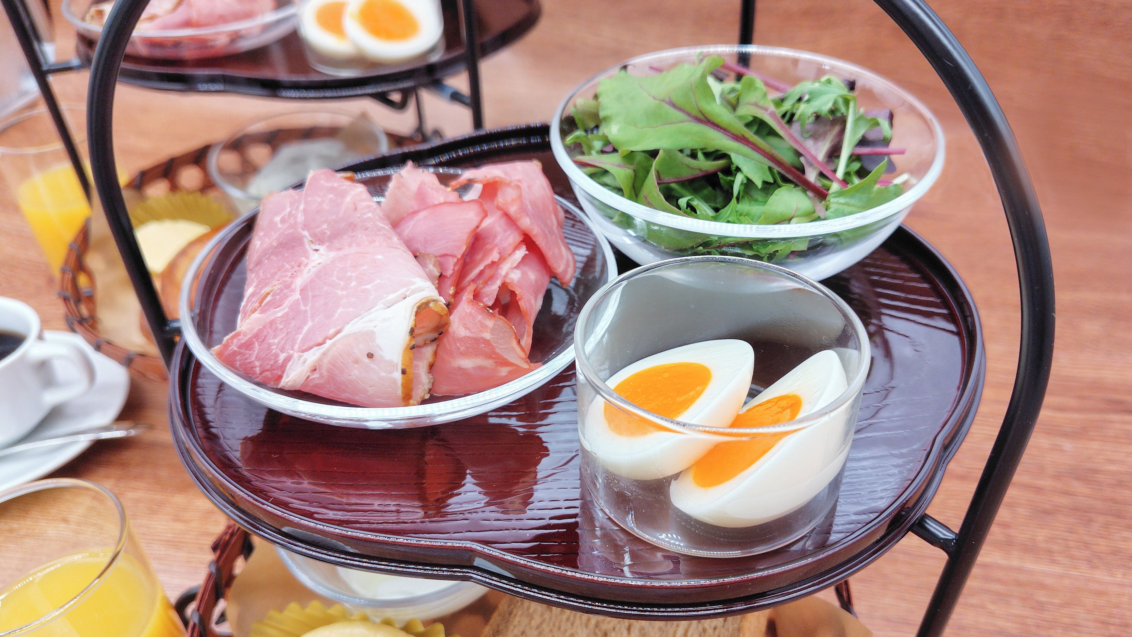 daily cooked-to-order breakfast (jpy 4500 per person)
