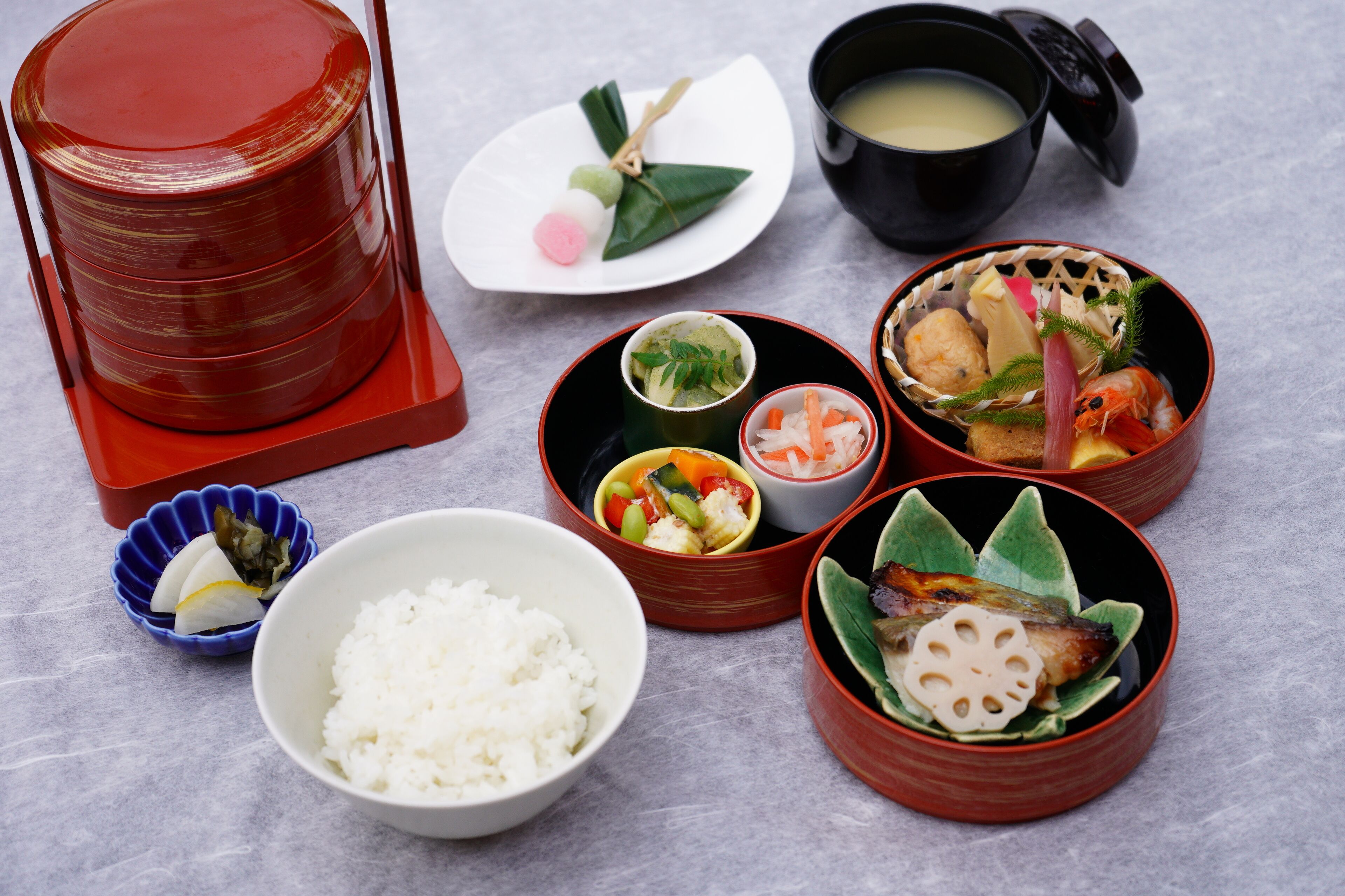 daily cooked-to-order breakfast (jpy 4500 per person)
