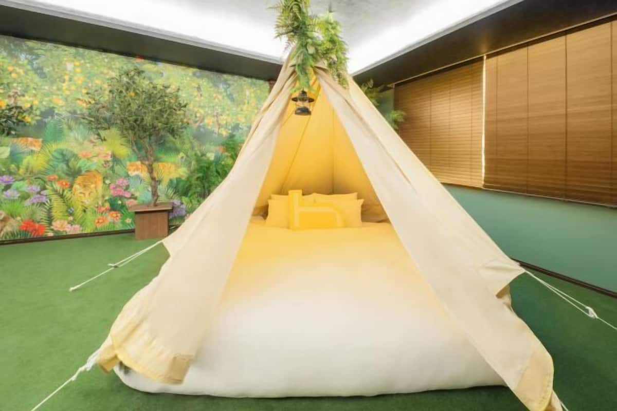 Hochwertige Bettwaren, Daunenbettdecken, Pillowtop-Betten, Zimmersafe