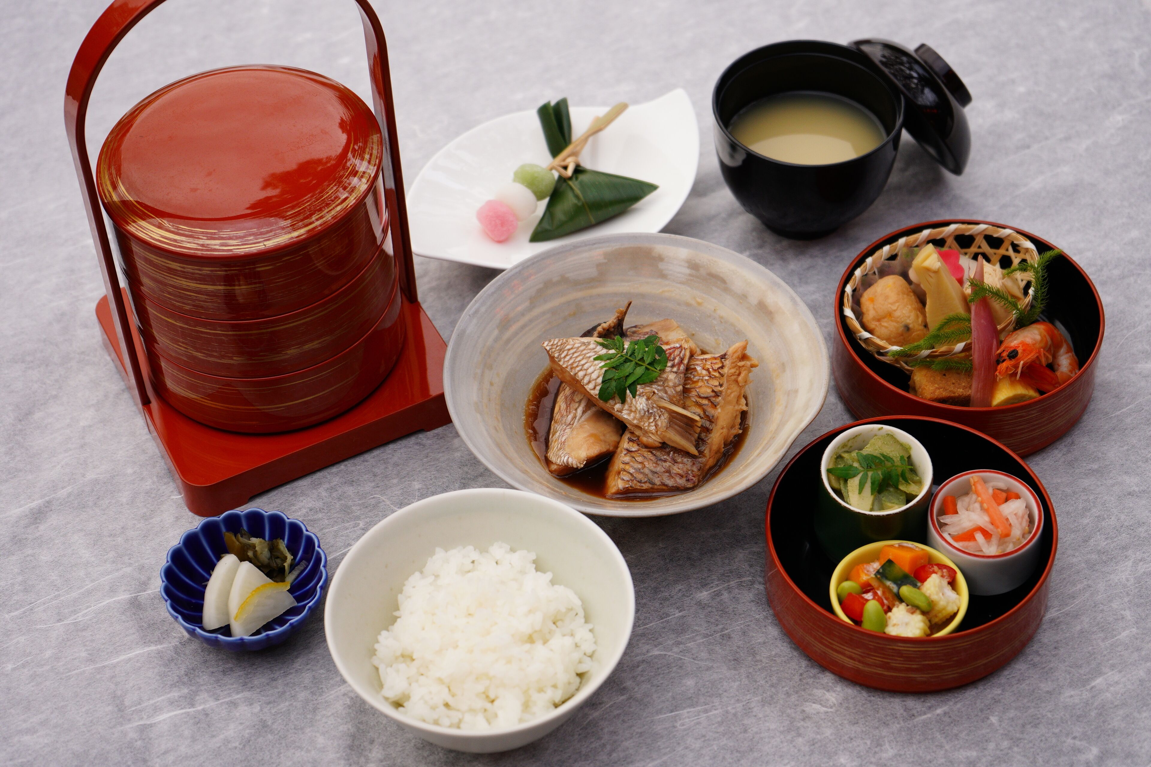 daily cooked-to-order breakfast (jpy 4500 per person)