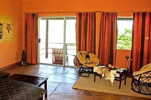 Bed sheets, wheelchair access - Toko Kamanjab Lodge & Safari (Kamanjab)