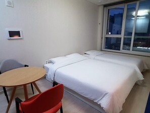 Twin Room - H Stay (Goyang)