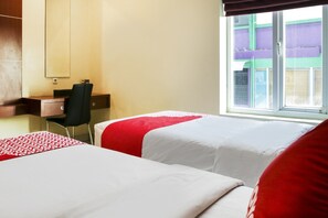 Free WiFi, bed sheets - Capital O 454 Raising Hotel (Makassar)