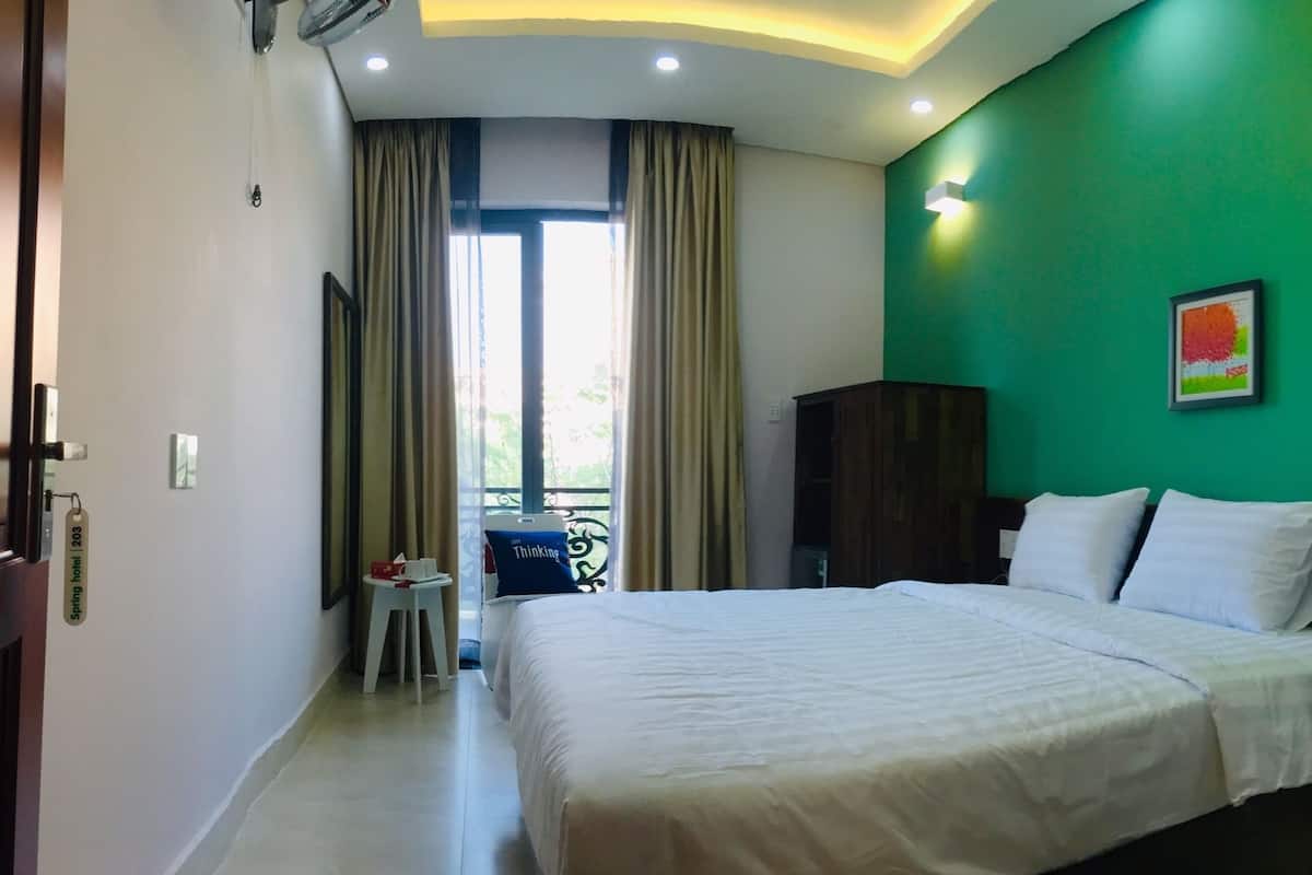 Minibar, desk, blackout curtains, free WiFi