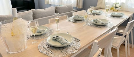 Villa, non-fumeur (Onna 2C,No Swimming Pool) | Restauration dans la chambre
