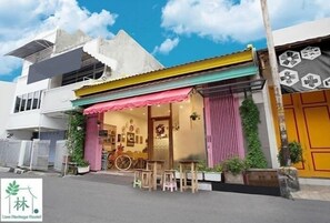 施設の正面