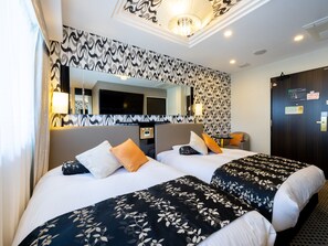 Down duvets, desk, laptop workspace, blackout curtains - APA Hotel Osaka Umeda (Osaka)