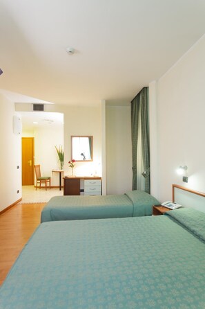 Premium bedding, minibar, free WiFi, bed sheets - Astor Hotel (Frosinone)