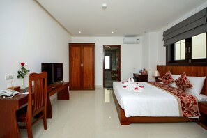 Superior Double Room | Minibar, in-room safe, desk, blackout drapes - Threeway Riverside Villa (Da Nang)