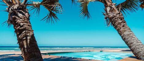 Deluxe Double Room, 1 King Bed, Non Smoking, Ocean View | Beach/ocean view