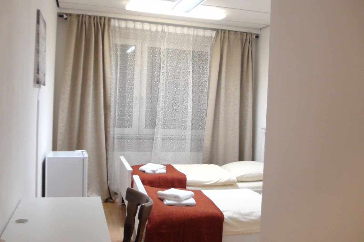 Double Room, Shared Bathroom | Desk, iron/ironing board, free WiFi