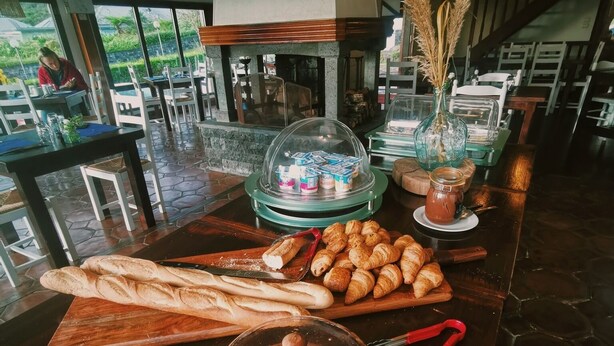 Free daily continental breakfast  - La Ferme Du Pommeau (La Plaine-des-Palmistes)