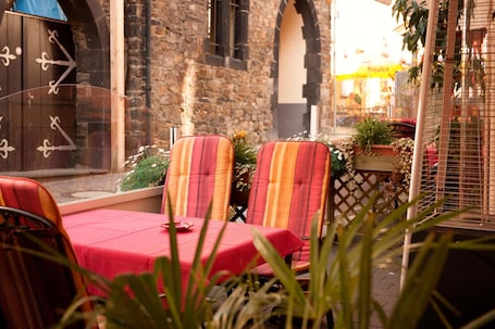 Restaurant. Neubert s Gasthaus am Rhein