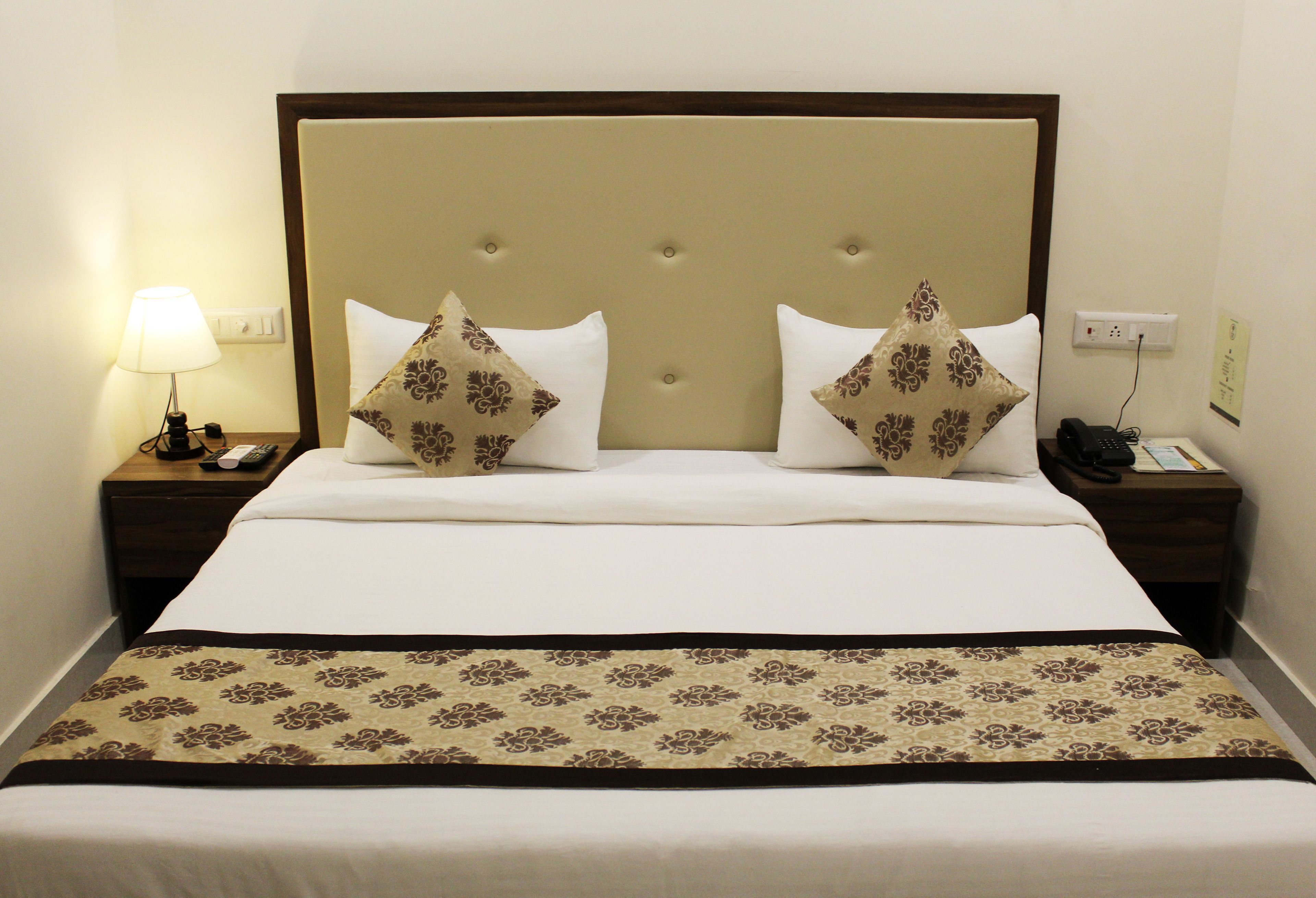 Individually furnished, desk, soundproofing, iron/ironing board