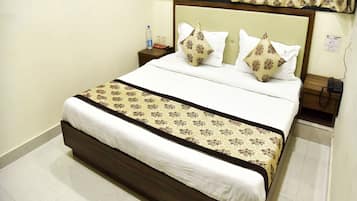 Phòng Tiêu chuẩn, 1 giường cỡ king, phù hợp cho người khuyết tật, không hút thuốc | Trang bị nội thất với thiết kế riêng biệt, bàn, phòng cách âm