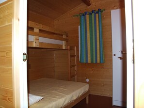 Family Mobile Home | 2 bedrooms, individually decorated, individually furnished, desk - Camping municipal du pont de l'Elze (Saint-Andre-de-Valborgne)