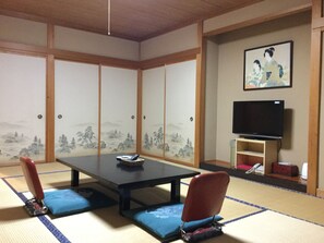 In-room safe, blackout curtains, iron/ironing board, free WiFi