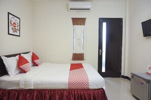 Deluxe Double Room, 1 Double Bed, Non Smoking | Free WiFi, bed sheets - Hotel O Pondok Helomi (Depok)