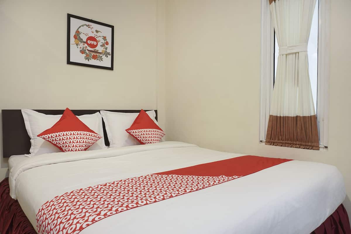 Deluxe Double Room, 1 Double Bed, Non Smoking | Free WiFi, bed sheets