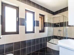 Shower - Crowonder Villa Marjan With Poll (Zadar)