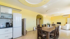 Unclassified image, 4 of 26, button - Crowonder SUN & FUN Apartment Sunny Morning (Bibinje)