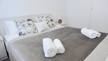 4 Schlafzimmer, Bügeleisen/Bügelbrett, kostenloses WLAN
