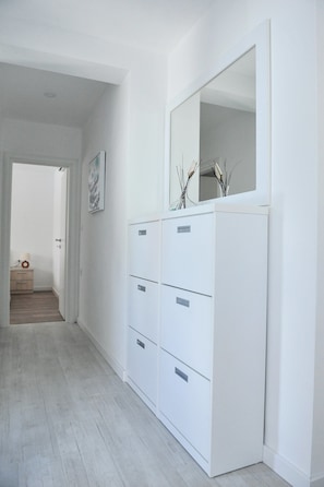 4 bedrooms, iron/ironing board, free WiFi