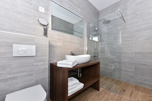 Dusche, kostenlose Toilettenartikel