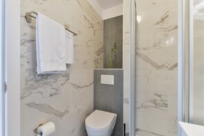 Shower - Crowonder Luxury Apartments Marijana A2 (Privlaka)