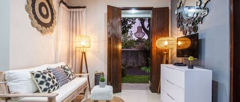 都會獨棟房屋 | 起居區 | 平面電視