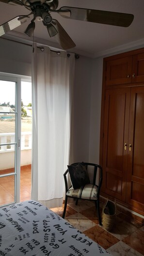 3 Schlafzimmer, Bügeleisen/Bügelbrett, Reisekinderbett, kostenloses WLAN
