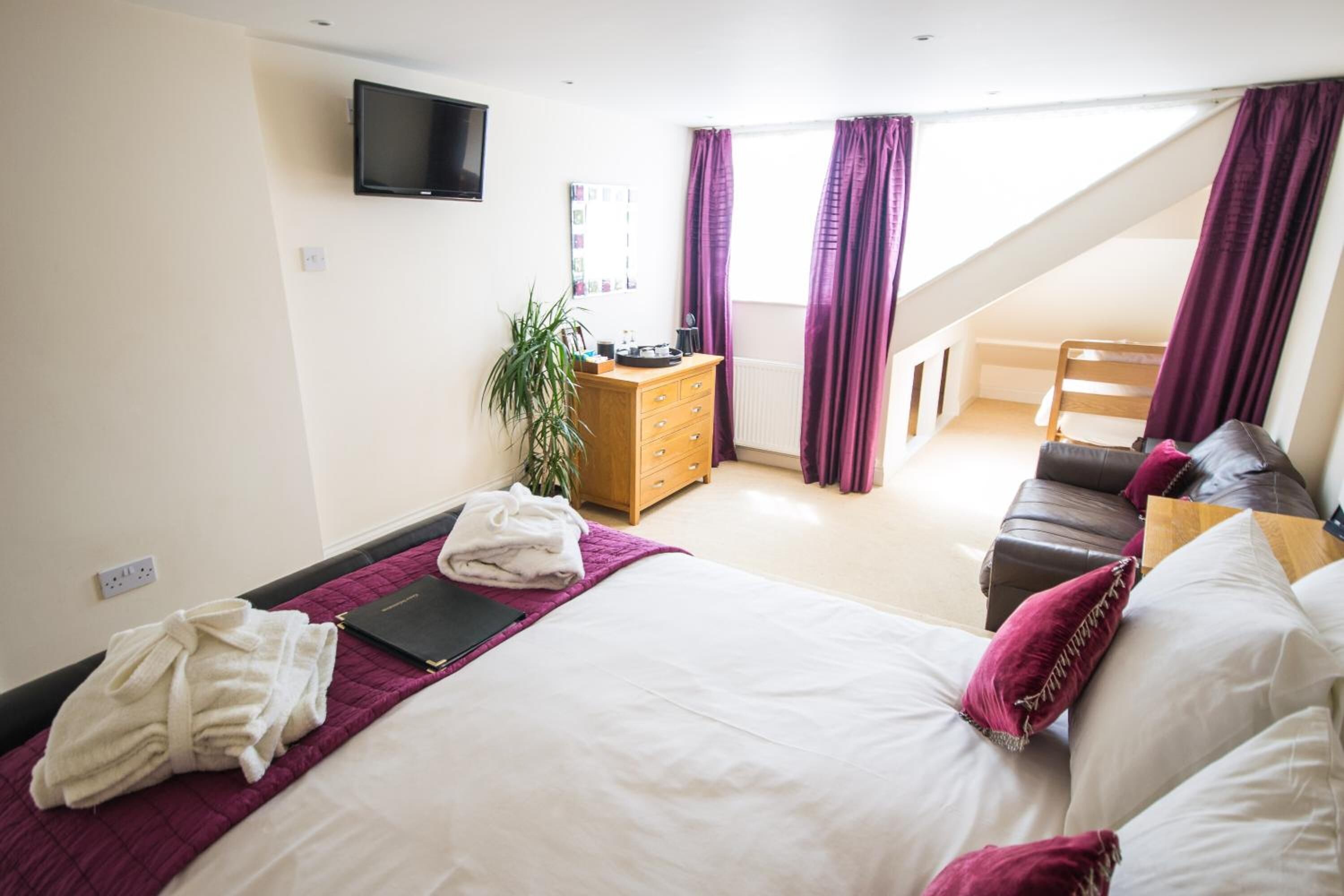 Soundproofing, iron/ironing board, free WiFi, bed sheets