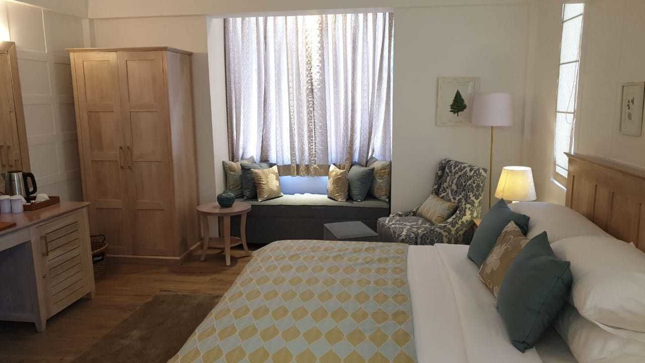 Minibar, in-room safe, desk, blackout curtains