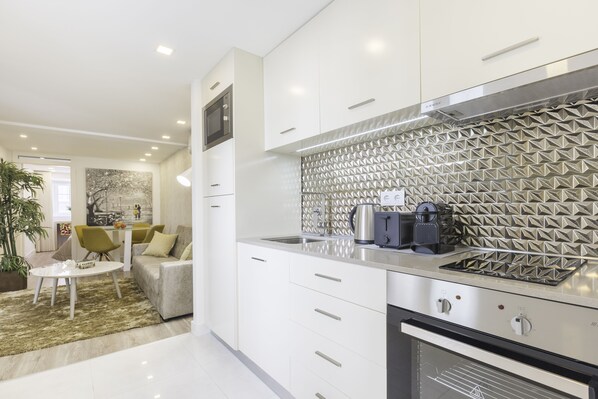 Fridge, microwave, oven, stovetop