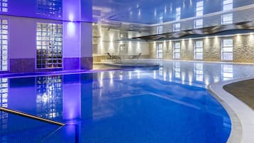 Indendørs pool